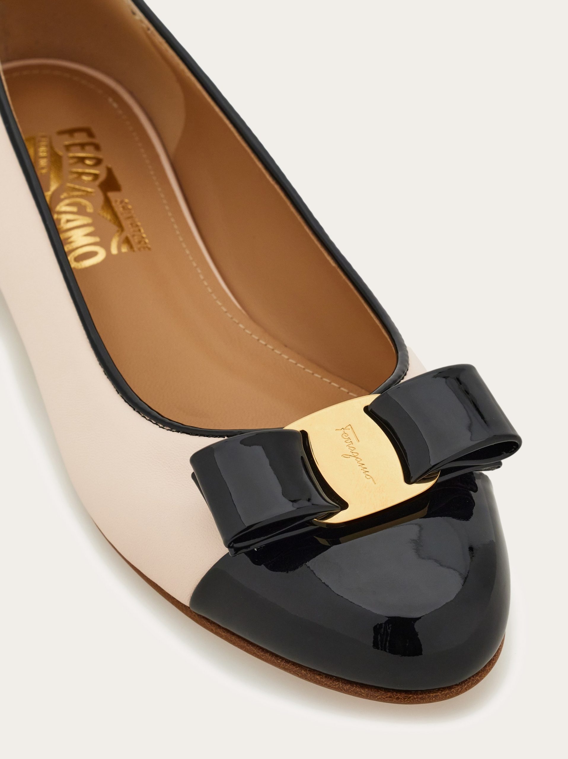 Ferragamo Varina bicolor ballet flat - Image 3